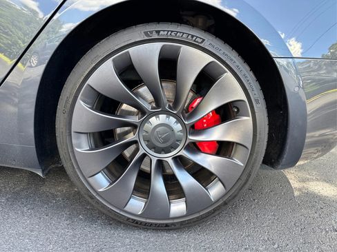 Used 2021 Tesla Model 3 Performance image 15