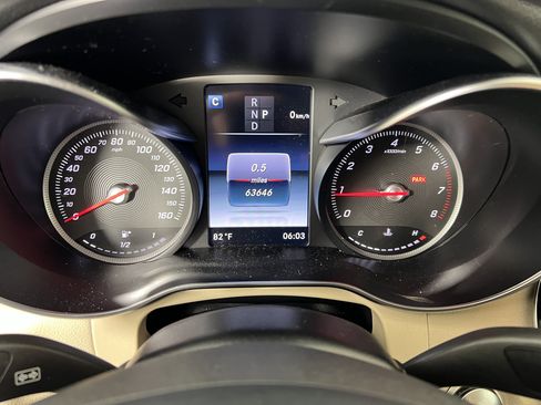 Used 2019 Mercedes-Benz GLC 300 4MATIC image 27