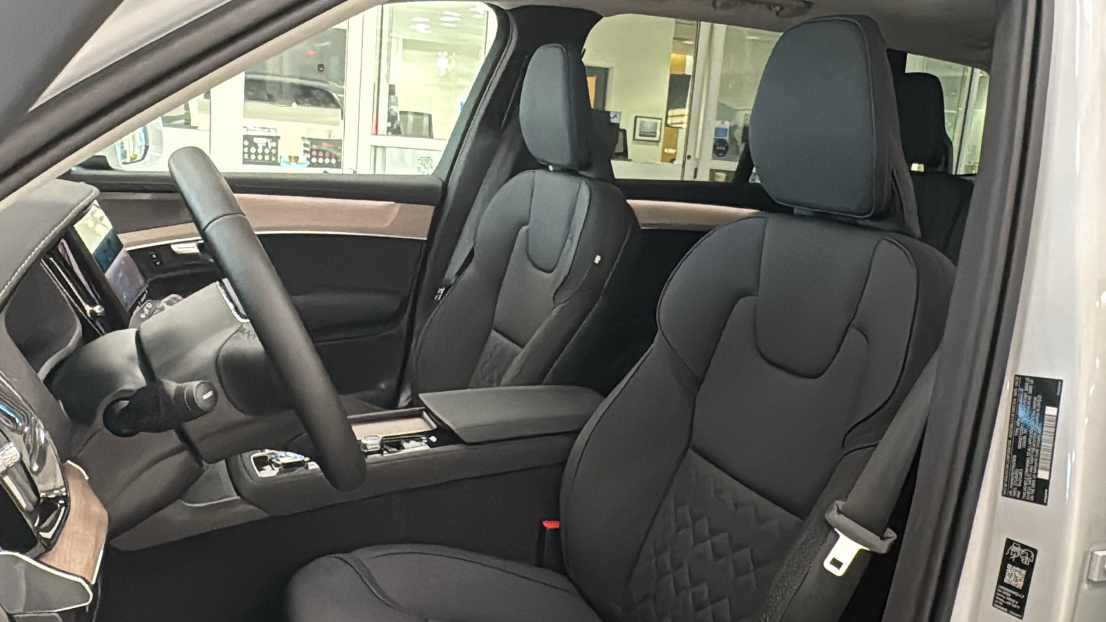 New 2026 Volvo XC90 T8 Plus w/ Protection Package Premier AWD/4WD image 23