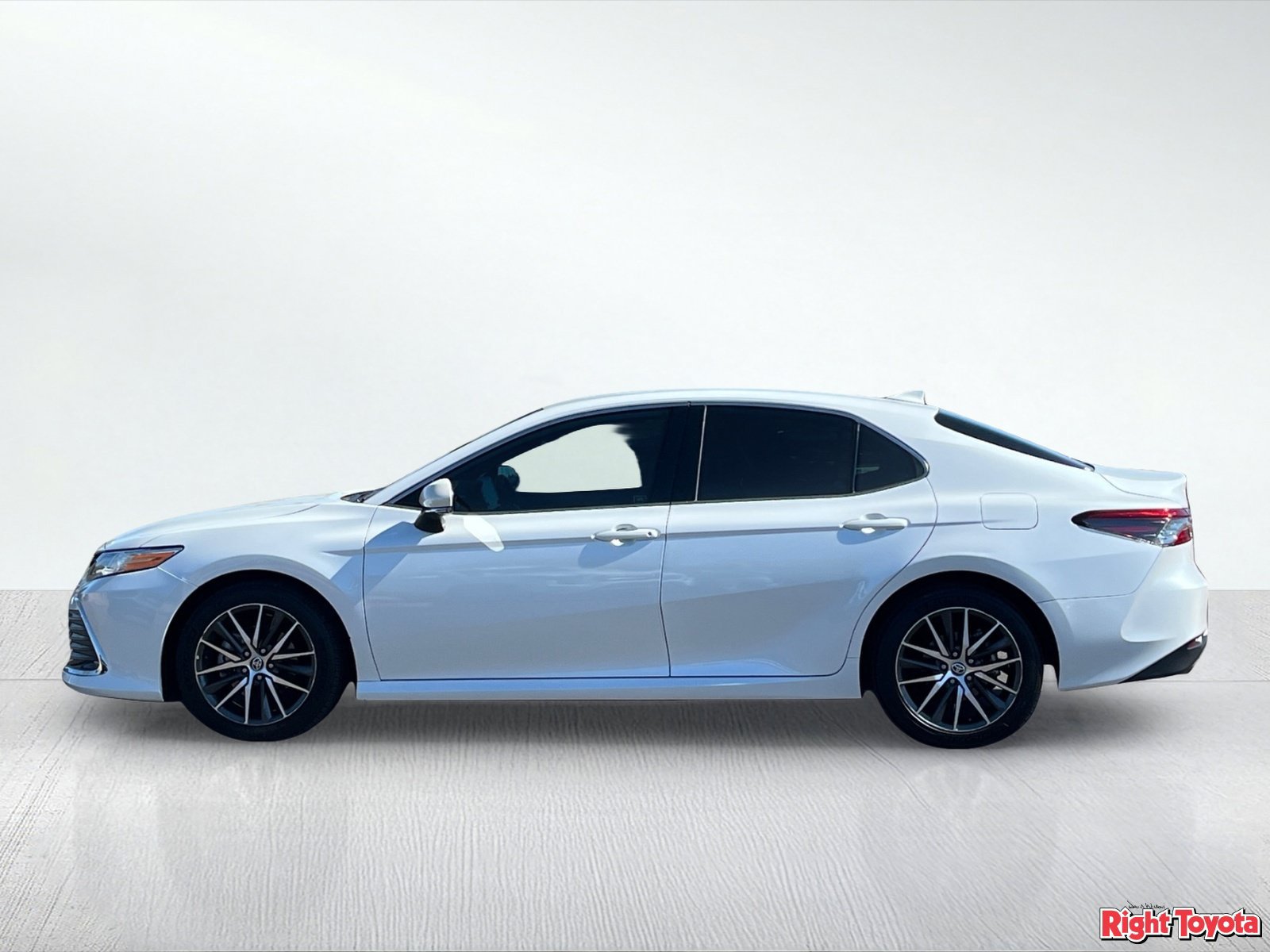 Certified 2022 Toyota Camry XLE FWD image 4
