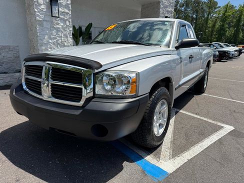 Used 2005 Dodge Dakota ST RWD image 3