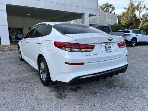 Used 2019 Kia Optima LX image 4