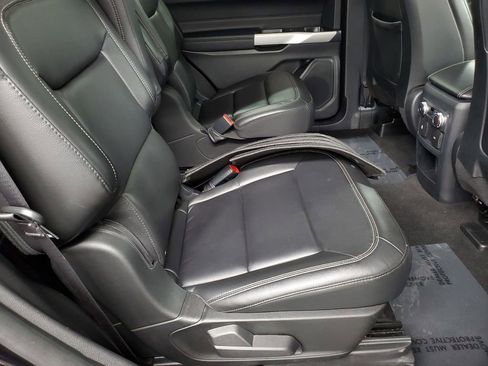 Used 2020 Ford Explorer XLT w/ Equipment Group 202A image 21