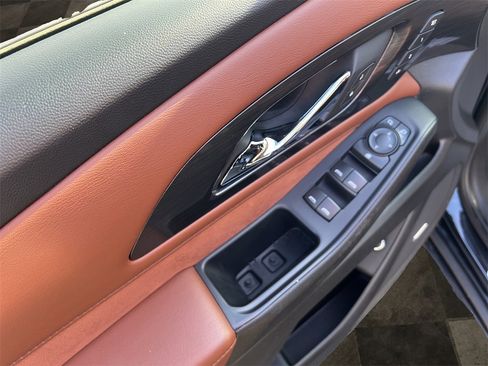 Used 2021 Chevrolet Traverse High Country image 44