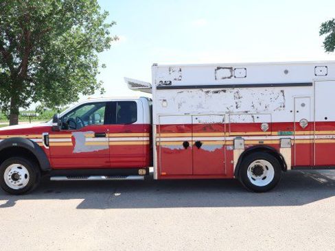 Used 2017 Ford F550 4x4 SuperCab Super Duty image 1