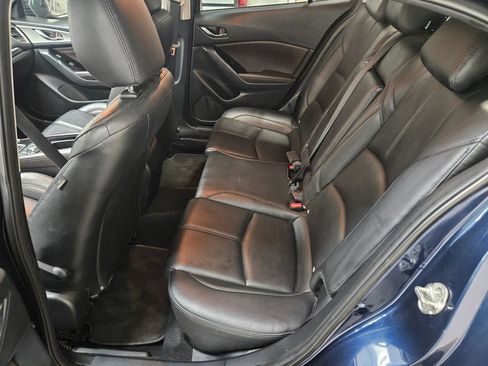 Used 2018 MAZDA MAZDA3 Touring FWD image 16
