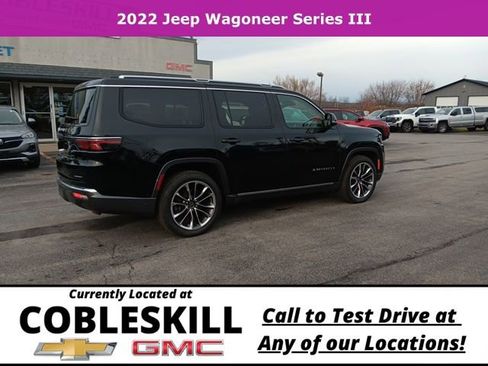 Used 2022 Jeep Wagoneer Series III w/ Premium Group I image 3