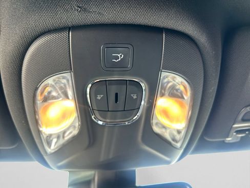 Used 2022 Jeep Compass Latitude w/ Convenience Group FWD image 24