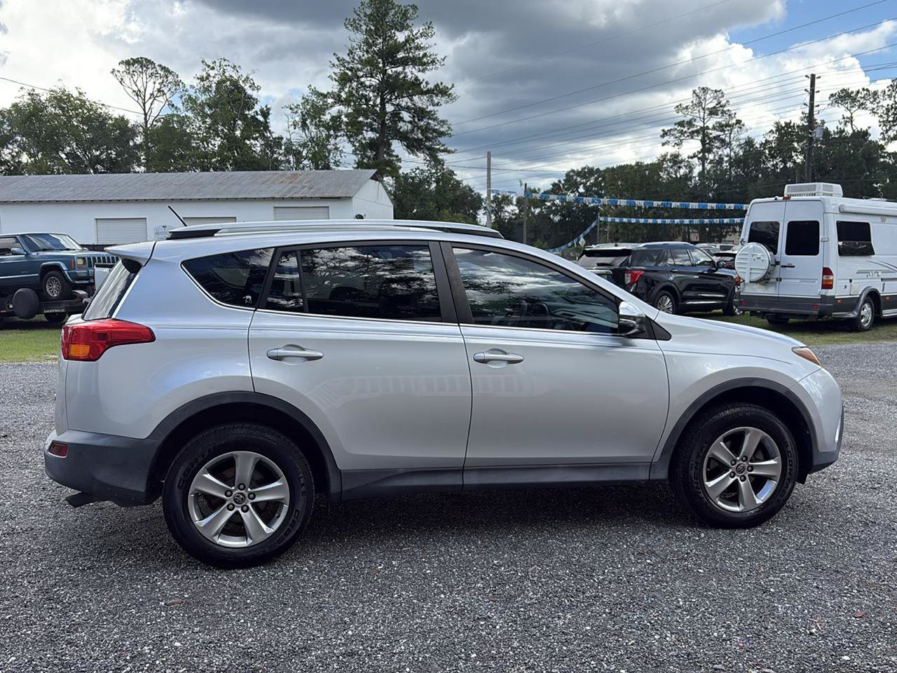 Used 2015 Toyota RAV4 XLE FWD image 4