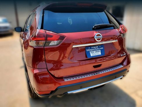 Used 2019 Nissan Rogue SL w/ Premium Package AWD/4WD image 11