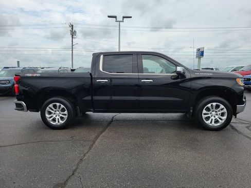 Used 2022 Chevrolet Silverado 1500 LTZ w/ LTZ Convenience Package II AWD/4WD image 3