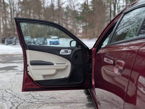 Used 2017 Dodge Charger SXT w/ AWD Plus Group image 36
