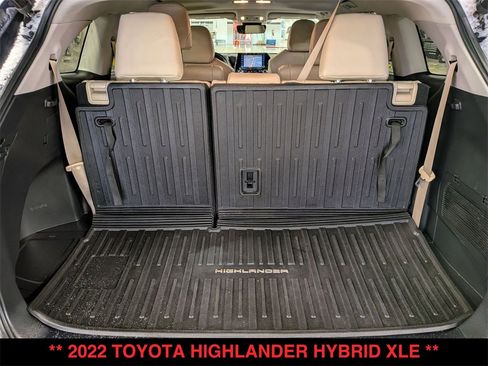 Used 2022 Toyota Highlander XLE image 27