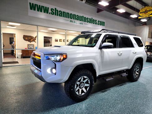 Used 2019 Toyota 4Runner TRD Off-Road Premium w/ Phone Cable & Charge Package image 7