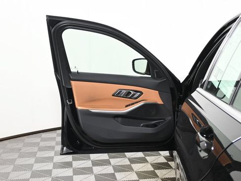 Used 2023 BMW 330i xDrive Sedan w/ Convenience Package AWD/4WD image 28