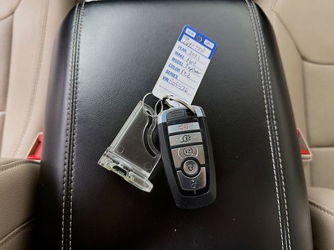 Used 2021 Ford Explorer Limited w/ Hybrid Equipment Group 310A image 36