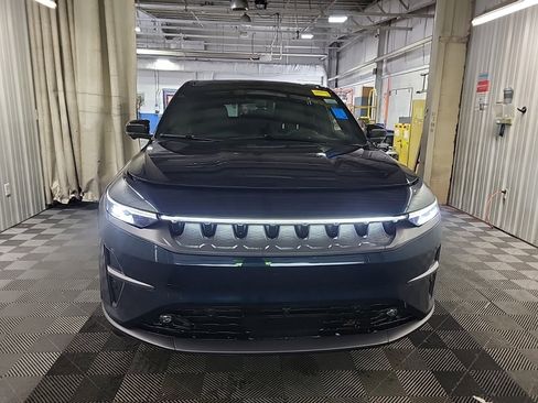 Used 2024 Jeep Wagoneer Launch Edition image 3