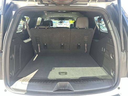 Used 2024 Chevrolet Suburban LT AWD/4WD image 31