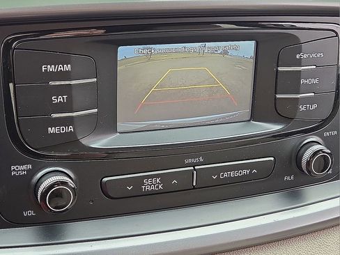 Used 2016 Kia Sorento LX image 26