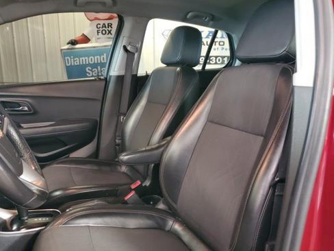Used 2019 Chevrolet Trax LT w/ LT Convenience Package FWD image 13