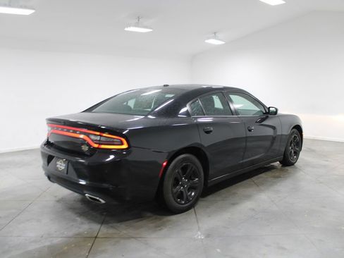 Used 2022 Dodge Charger SXT RWD image 9