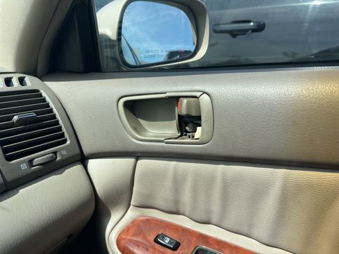 Used 2002 Toyota Camry XLE image 23