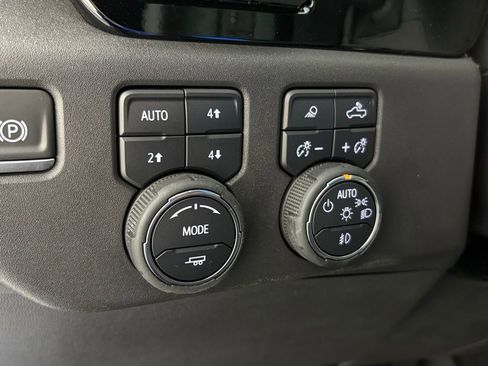 Used 2025 Chevrolet Silverado 1500 ZR2 w/ Technology Package image 27