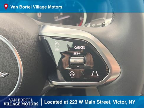 Used 2020 Jaguar XE S image 21