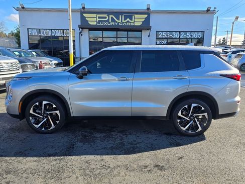 Used 2022 Mitsubishi Outlander SE image 11