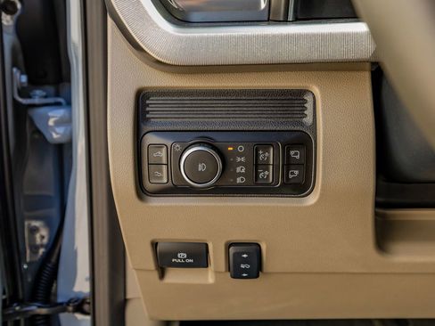 Used 2026 Ford F250 Platinum w/ Platinum Plus Package image 21