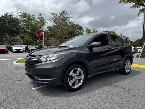 Used 2017 Honda HR-V LX image 29