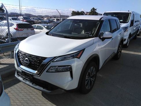 Used 2023 Nissan Rogue SV FWD image 2