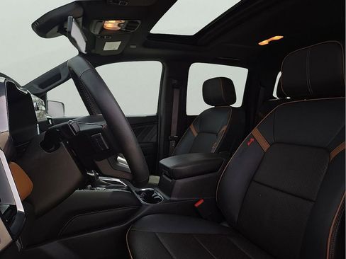 Used 2024 GMC Canyon AT4 w/ AT4 Premium Package image 13