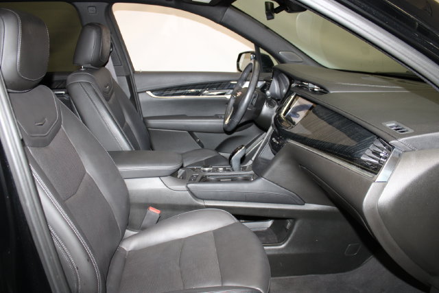 Used 2024 Cadillac XT6 Premium Luxury AWD/4WD image 11