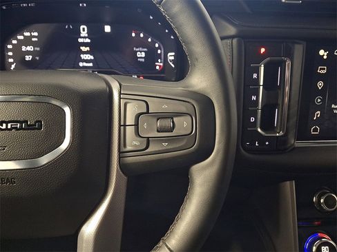 Used 2023 GMC Yukon Denali image 24