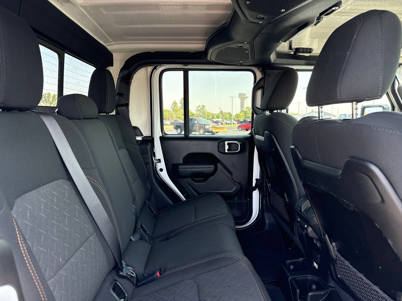 Used 2026 Jeep Gladiator Mojave AWD/4WD image 8