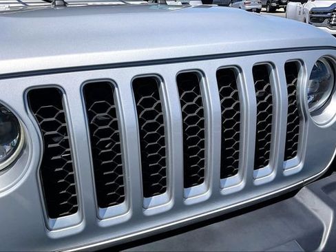 Used 2023 Jeep Wrangler Unlimited Sahara AWD/4WD image 30