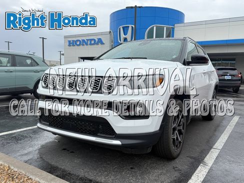 Used 2025 Jeep Compass Limited AWD/4WD image 1