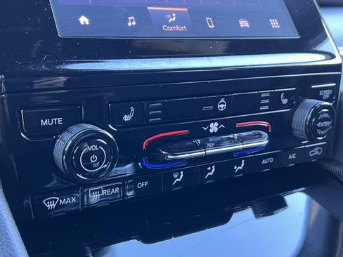 Used 2025 Jeep Grand Cherokee L Laredo w/ Luxury Tech Group I AWD/4WD image 25