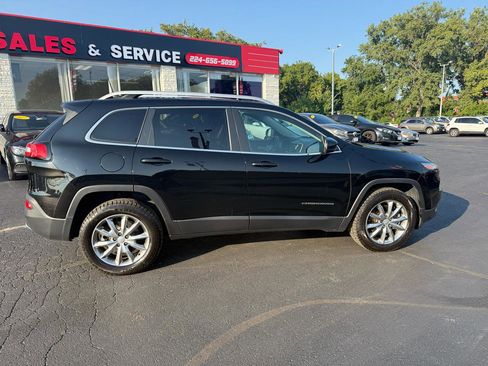 Used 2017 Jeep Cherokee Limited image 7