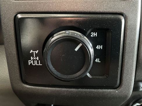 Used 2017 Ford F250 XL w/ Power Equipment Group AWD/4WD image 20