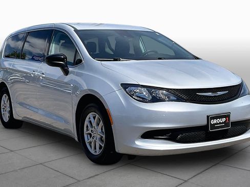Used 2024 Chrysler Voyager LX FWD image 3