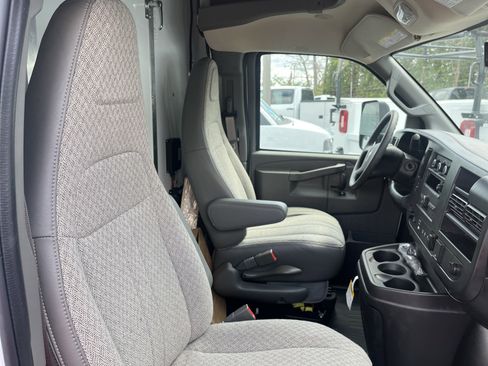New 2024 Chevrolet Express 3500 w/ Power Convenience Package RWD image 19