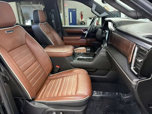 Used 2023 GMC Sierra 1500 Denali Ultimate AWD/4WD image 9