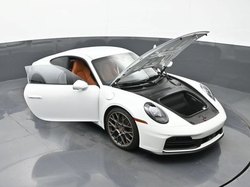 Certified 2025 Porsche 911 Carrera RWD image 29
