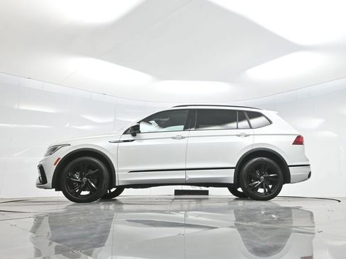 Used 2023 Volkswagen Tiguan SE R-Line FWD image 48
