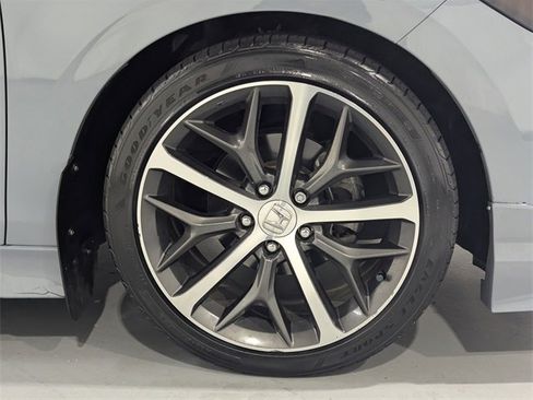 Used 2022 Honda Civic Touring image 29
