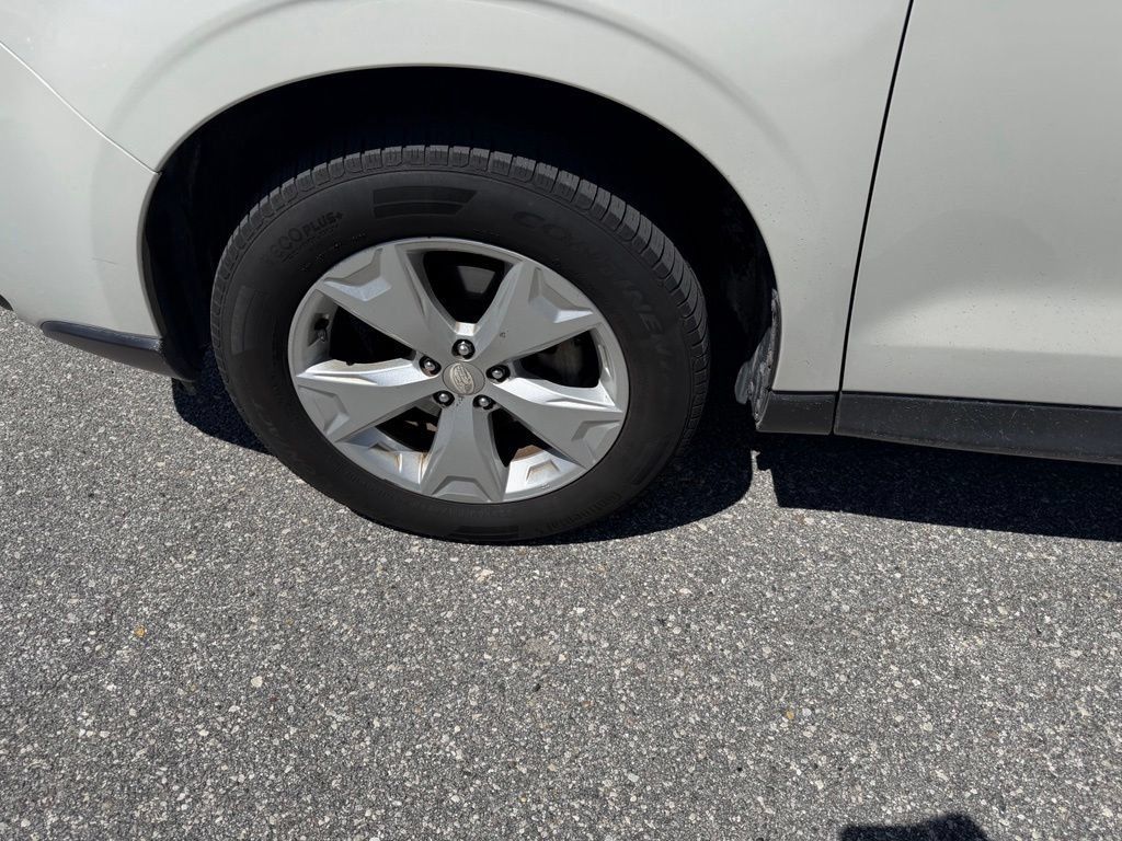 Used 2016 Subaru Forester 2.5i Limited AWD/4WD image 11