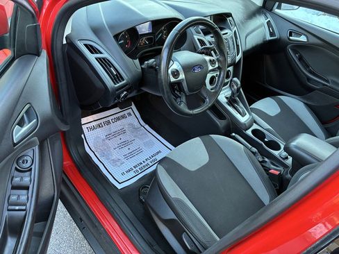 Used 2014 Ford Focus SE w/ SE Sport Package image 7