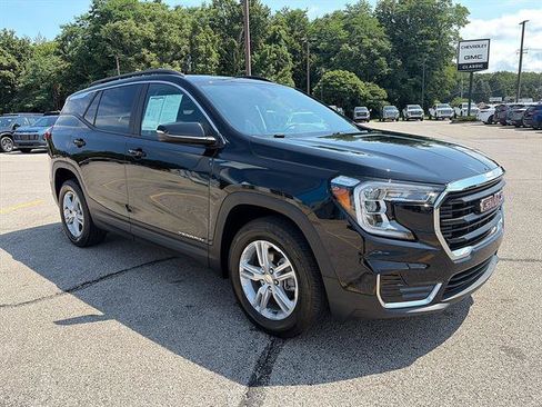 Used 2024 GMC Terrain SLE w/ Driver Convenience Package AWD/4WD image 7